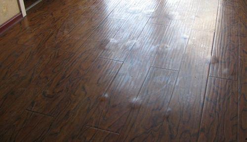 劣质地板爆料视频,视频曝光惊人内幕  第1张